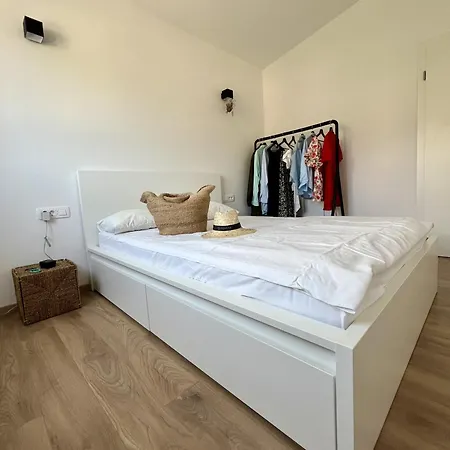 Loft With Sea And Fortress View Hvar Apartman