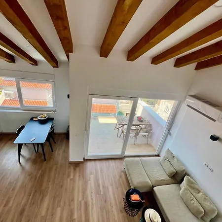Loft With Sea And Fortress View Hvar Apartamento *