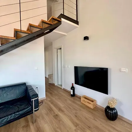 Loft With Sea And Fortress View Hvar * 赫瓦尔